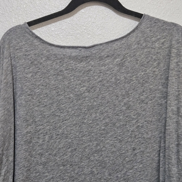 Vince basic top wardrobe staple size medium - Picture 9 of 12